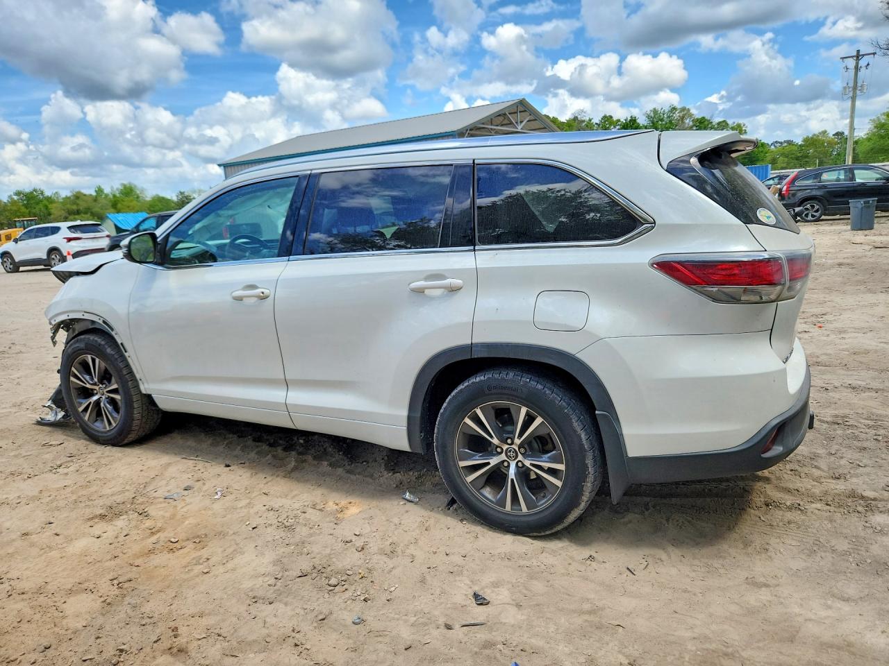 2016 TOYOTA HIGHLANDER XLE photo 4