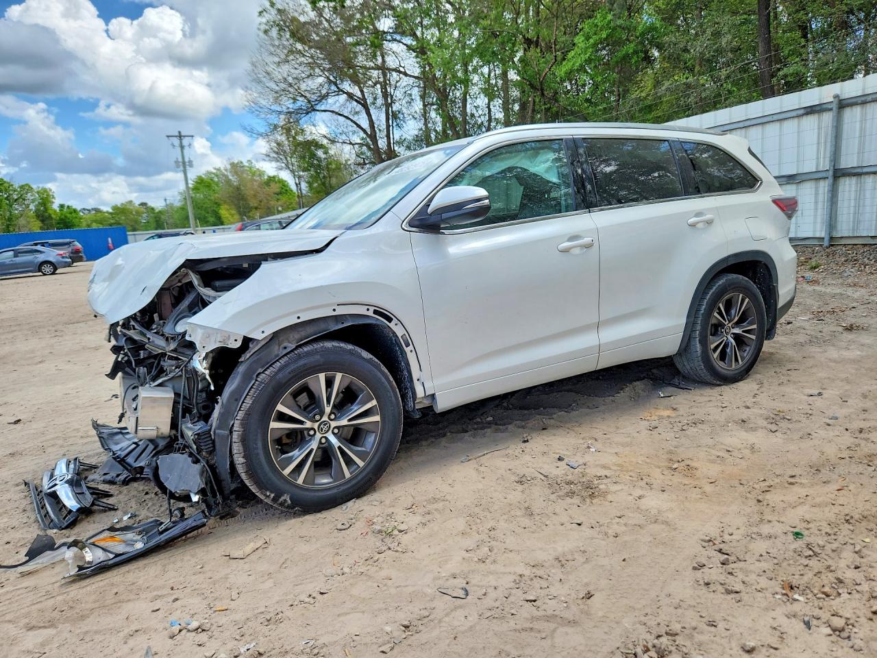 2016 TOYOTA HIGHLANDER