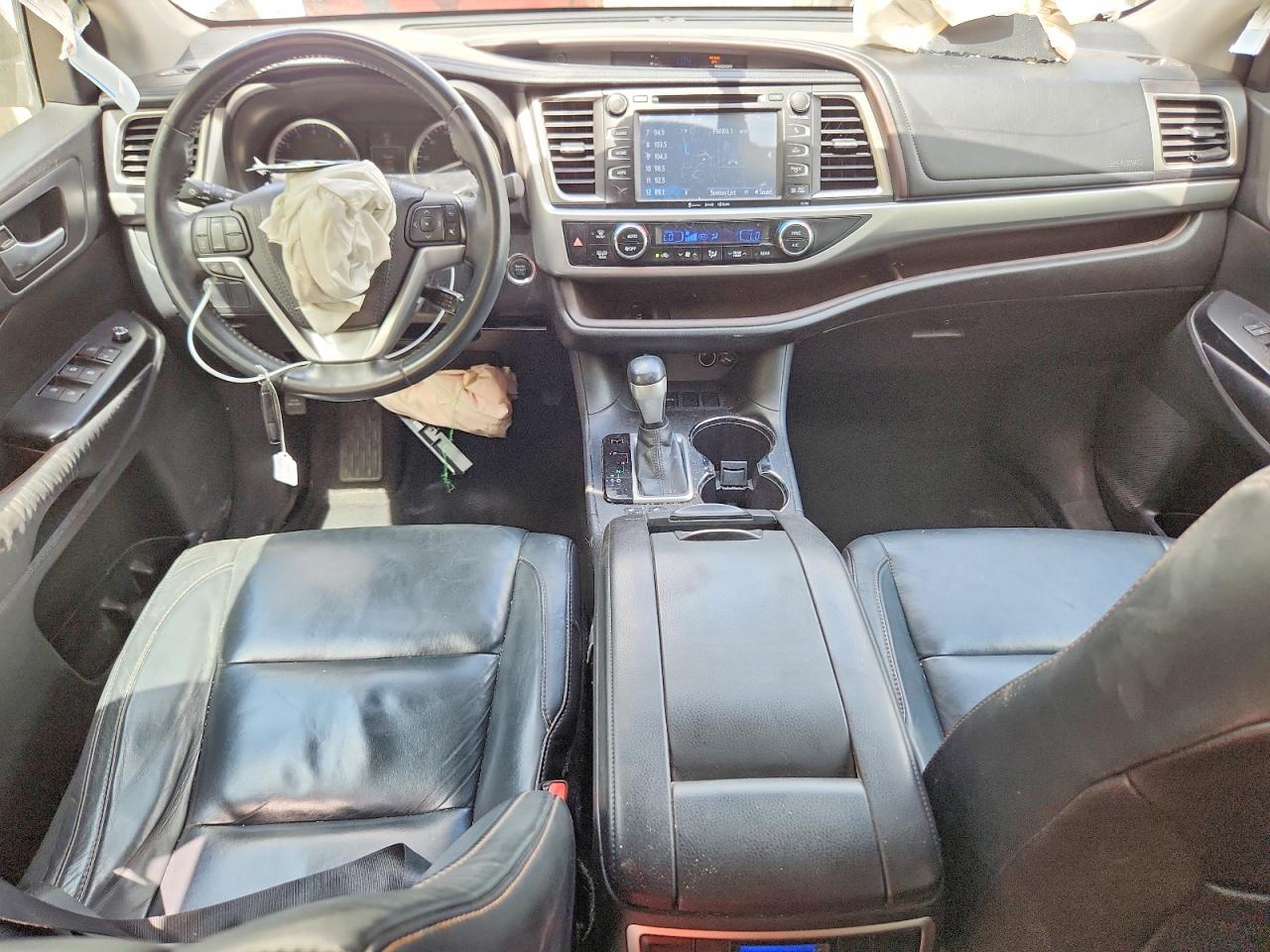 2016 TOYOTA HIGHLANDER XLE photo 22