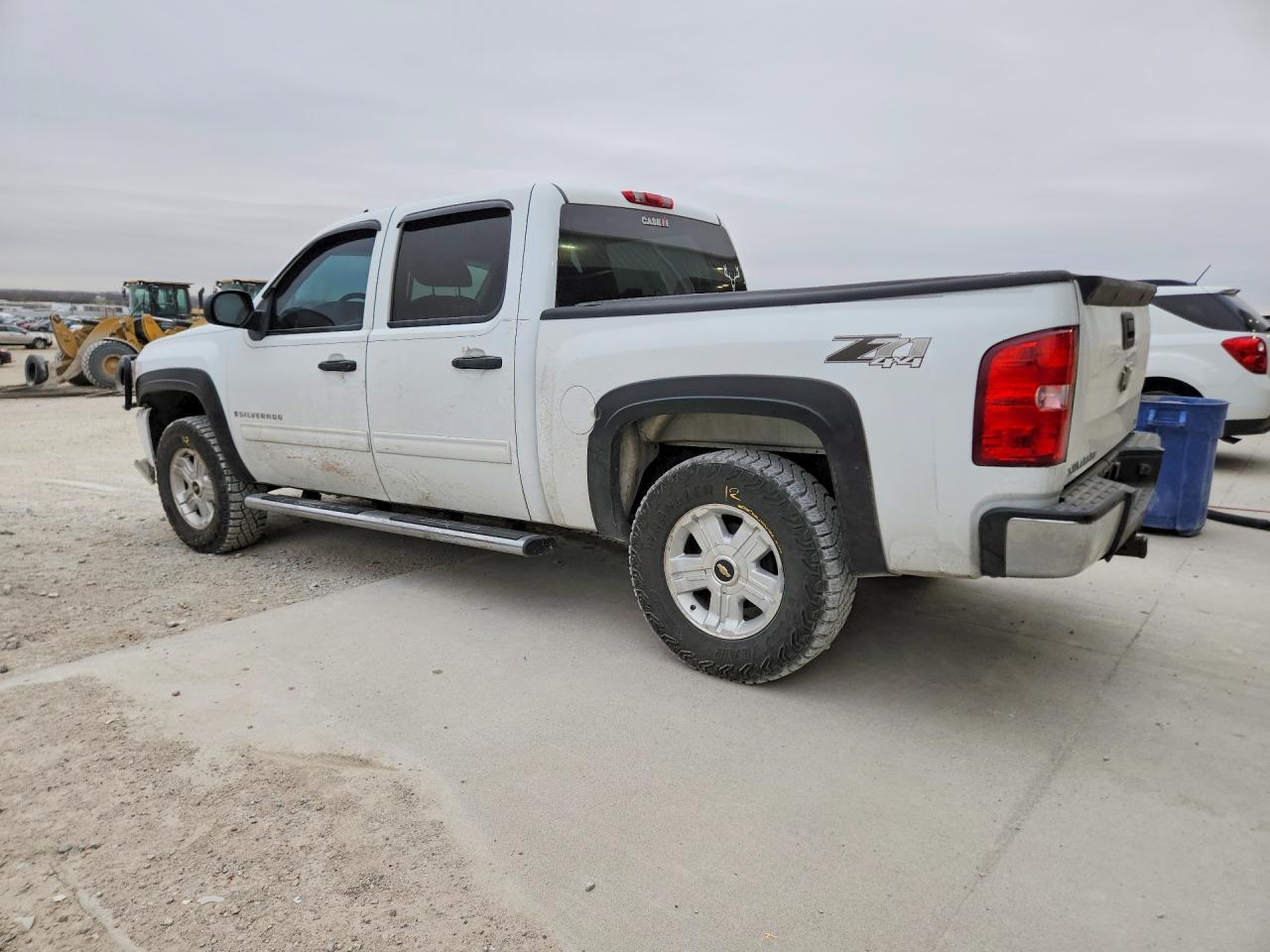 2009 CHEVROLET SILVERADO K1500 LT photo 3