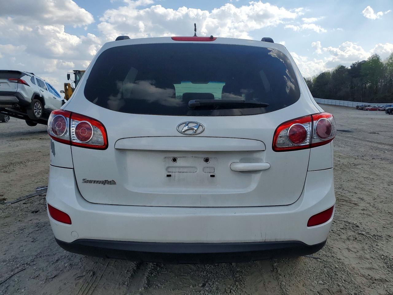 2012 HYUNDAI SANTA FE GLS photo 16