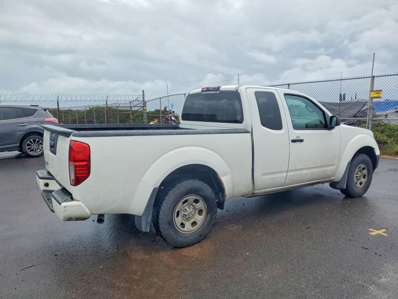 2019 NISSAN FRONTIER S photo 3