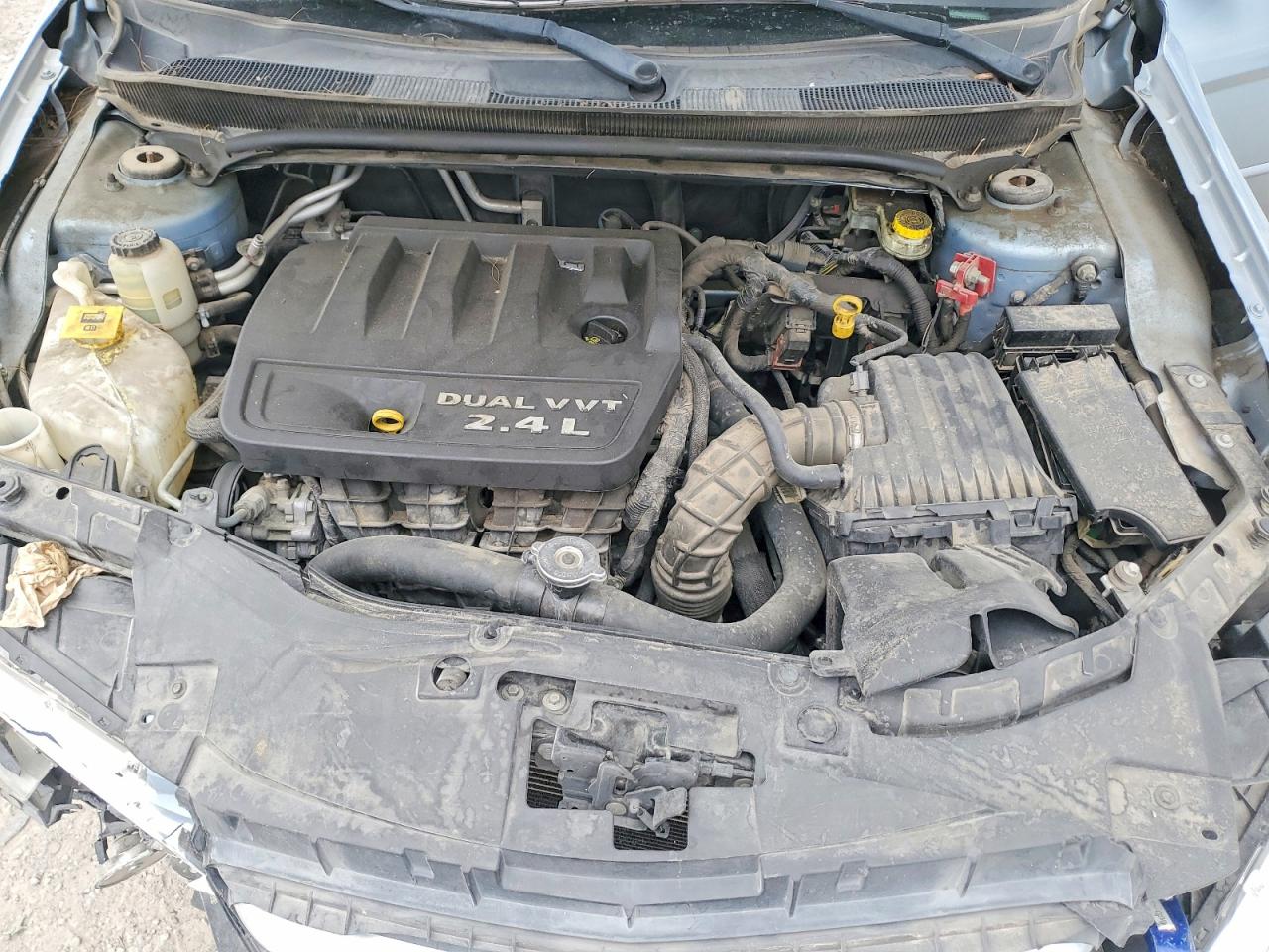 2013 CHRYSLER 200 TOURING photo 31