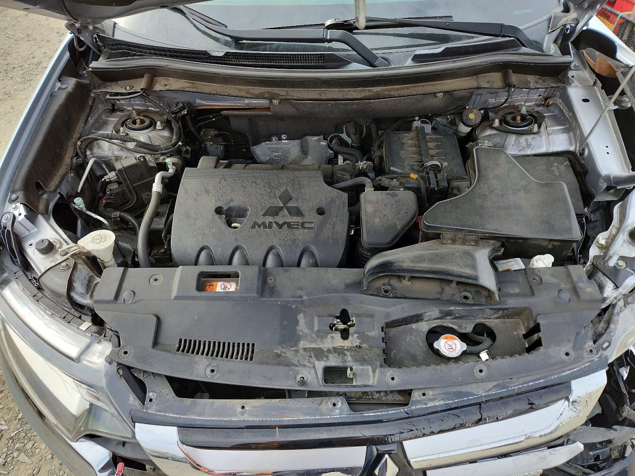 2016 MITSUBISHI OUTLANDER ES photo 23