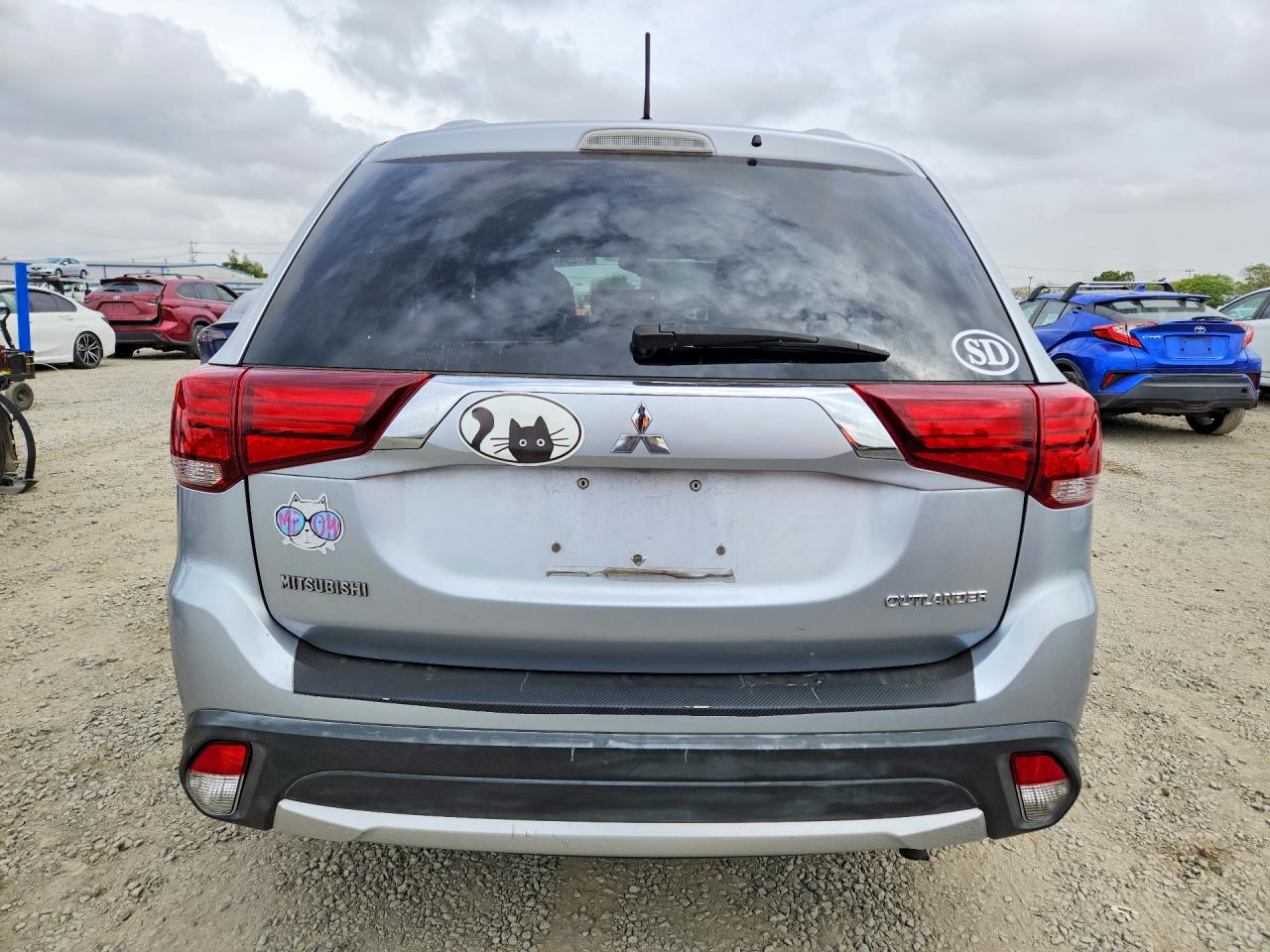 2016 MITSUBISHI OUTLANDER ES photo 11