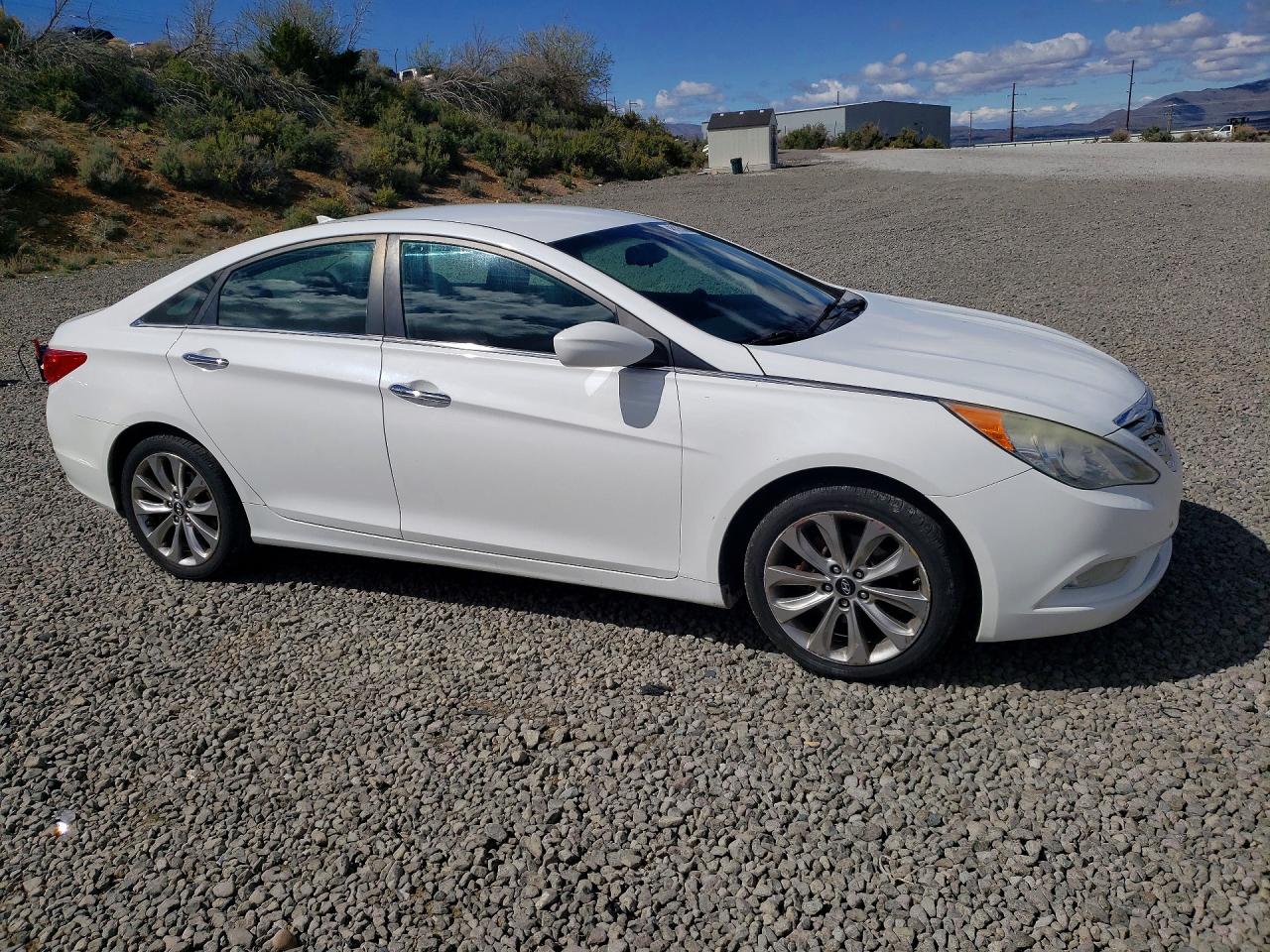 2013 HYUNDAI SONATA SE photo 7
