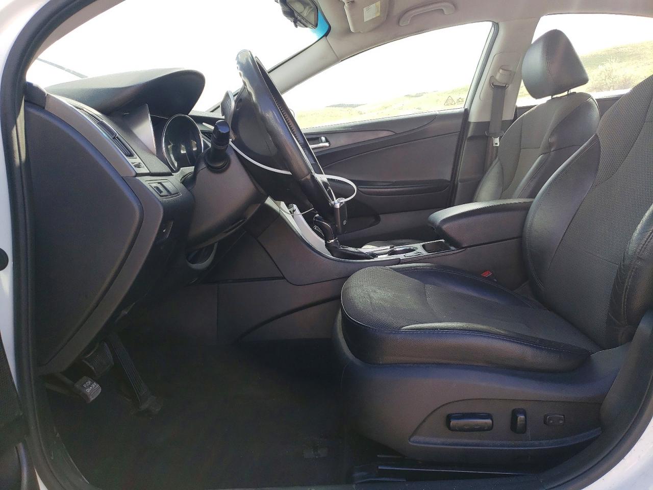 2013 HYUNDAI SONATA SE photo 13