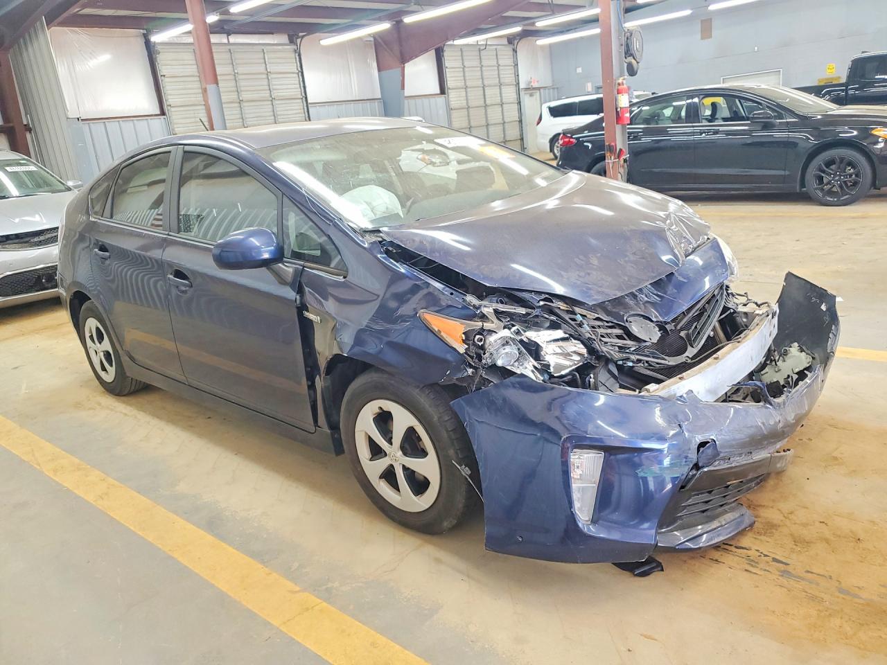 2012 TOYOTA PRIUS TWO photo 4