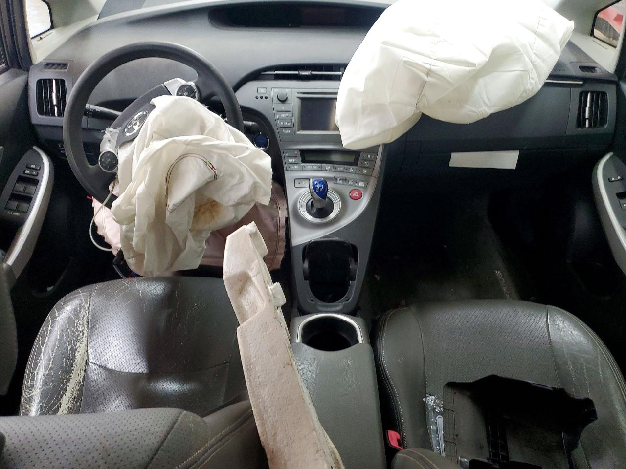 2012 TOYOTA PRIUS TWO photo 8