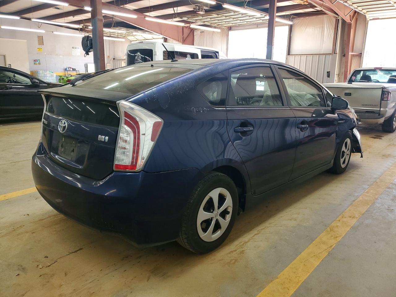 2012 TOYOTA PRIUS TWO photo 3