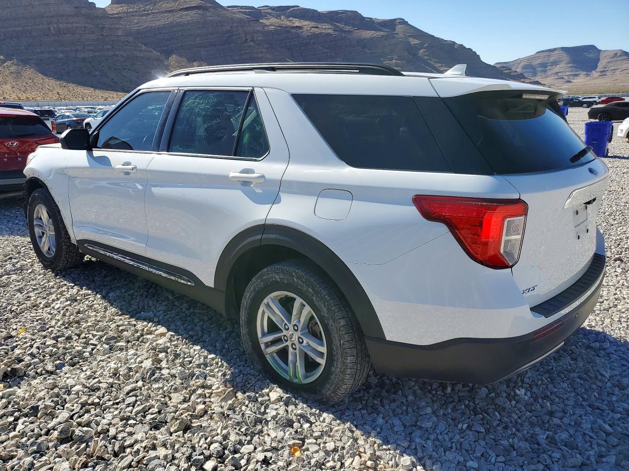 2020 FORD EXPLORER XLT photo 3