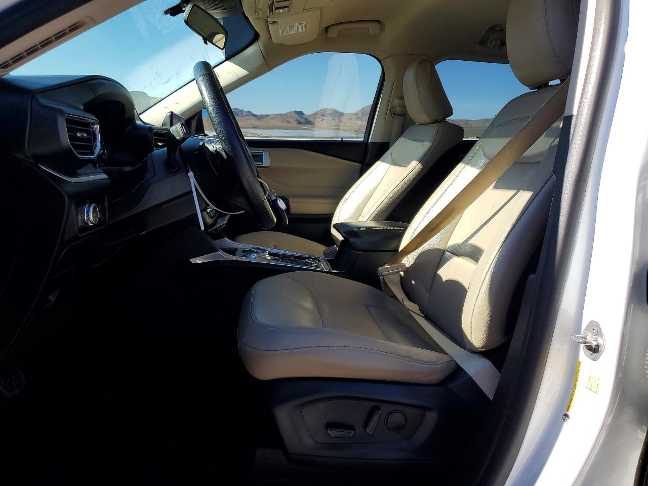 2020 FORD EXPLORER XLT photo 13