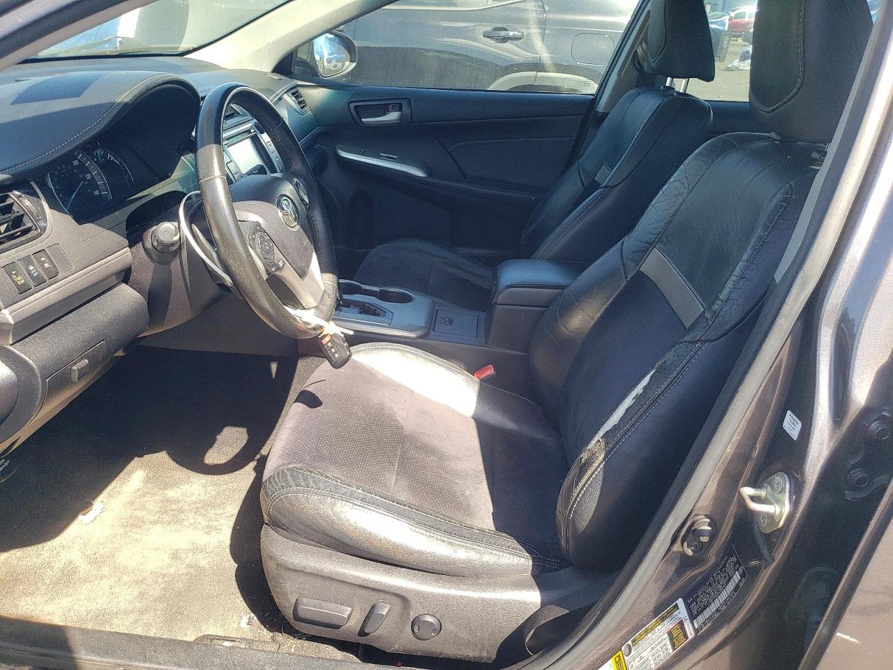 2014 TOYOTA CAMRY SE photo 13