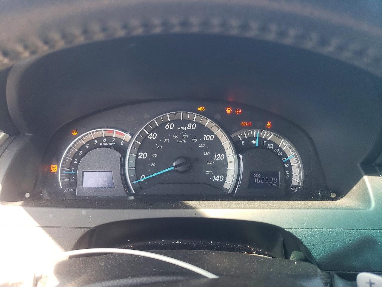 2014 TOYOTA CAMRY SE photo 17