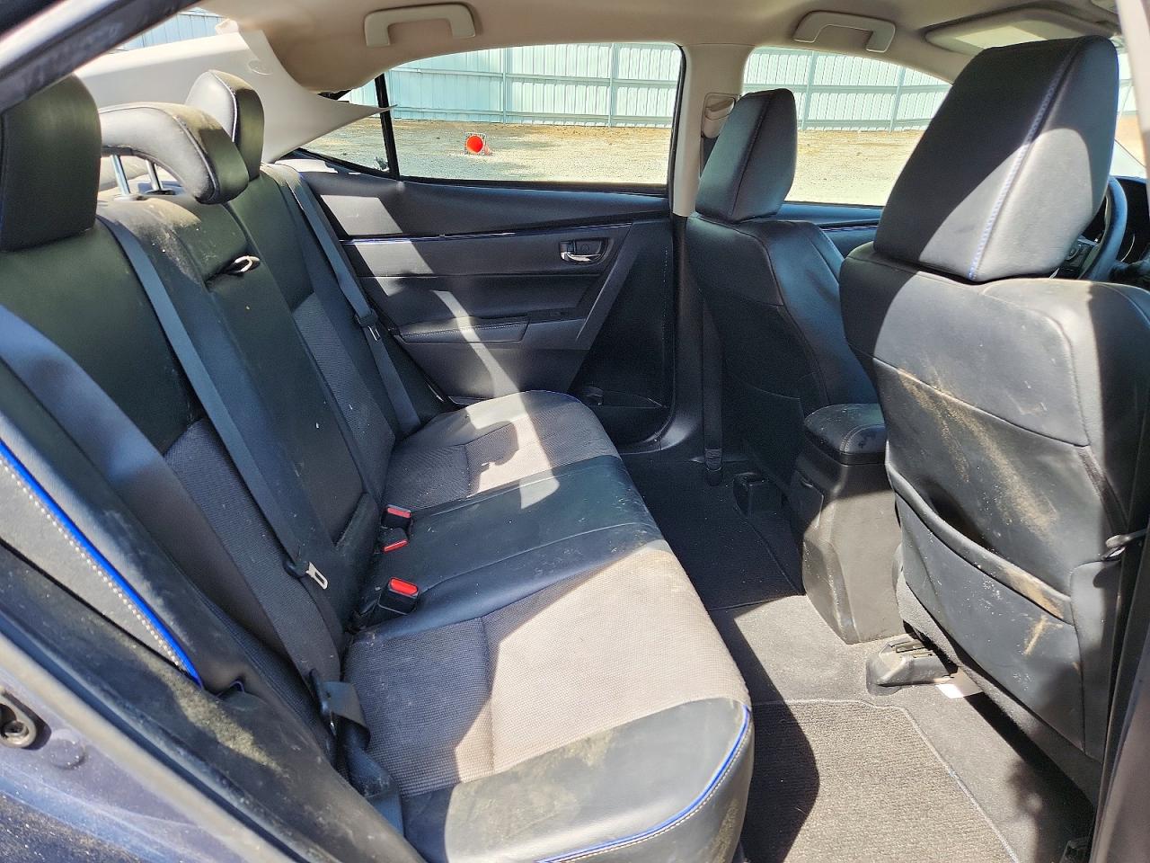2017 TOYOTA COROLLA SE photo 19