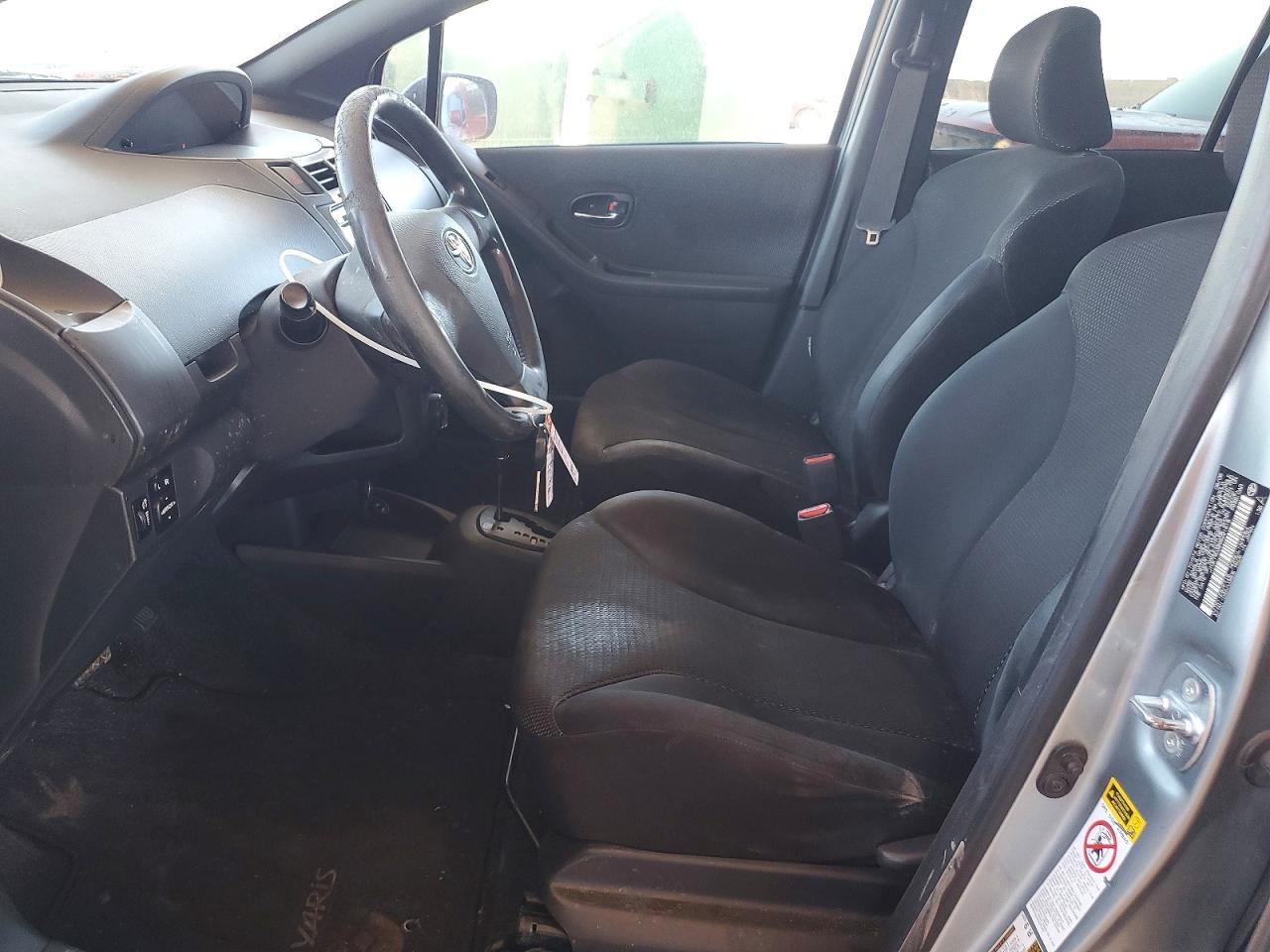 2009 TOYOTA YARIS S photo 13