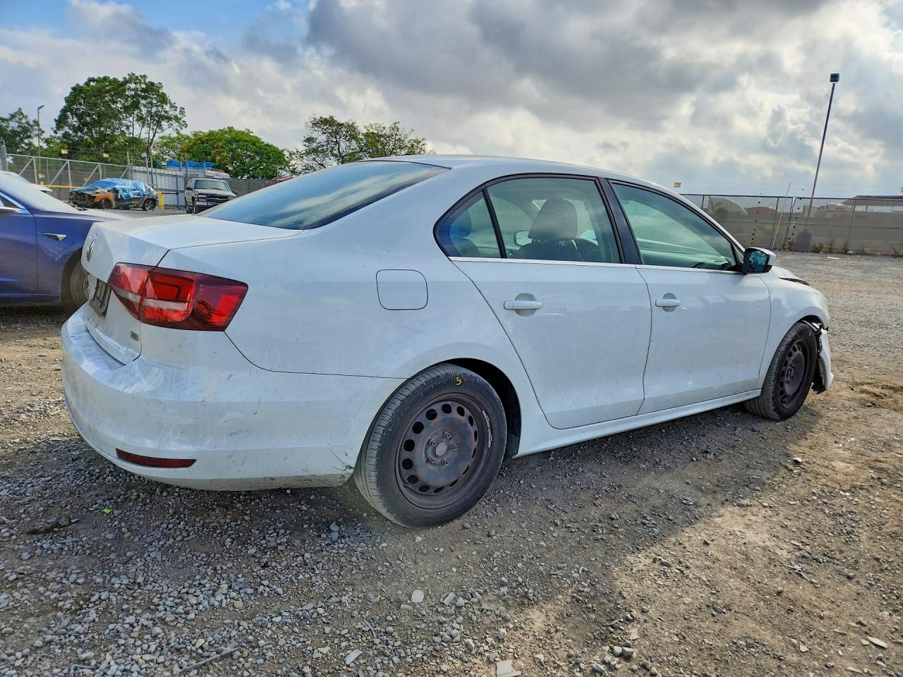 2017 VOLKSWAGEN JETTA S photo 5