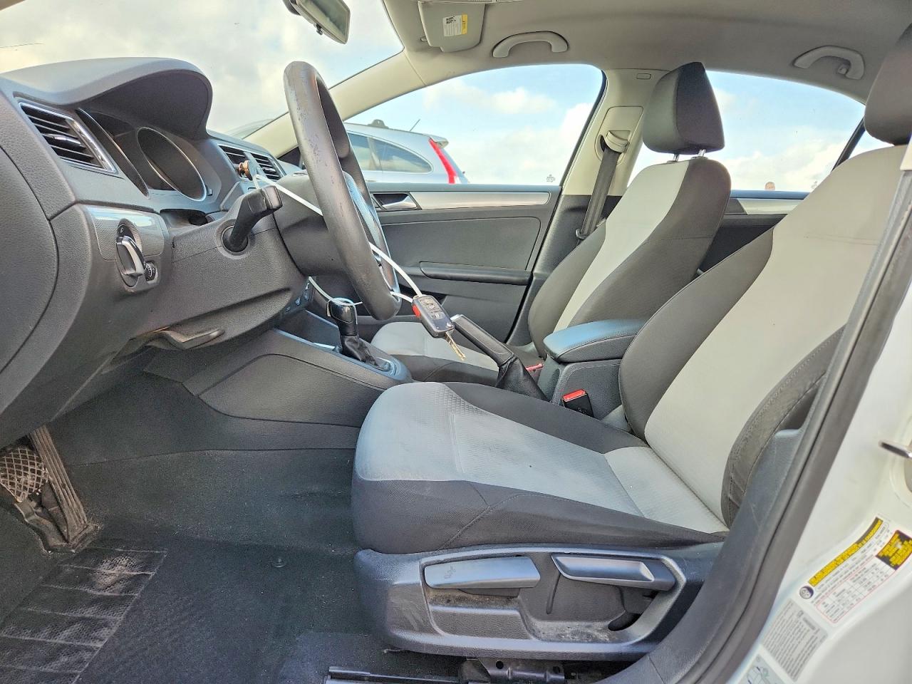 2017 VOLKSWAGEN JETTA S photo 13