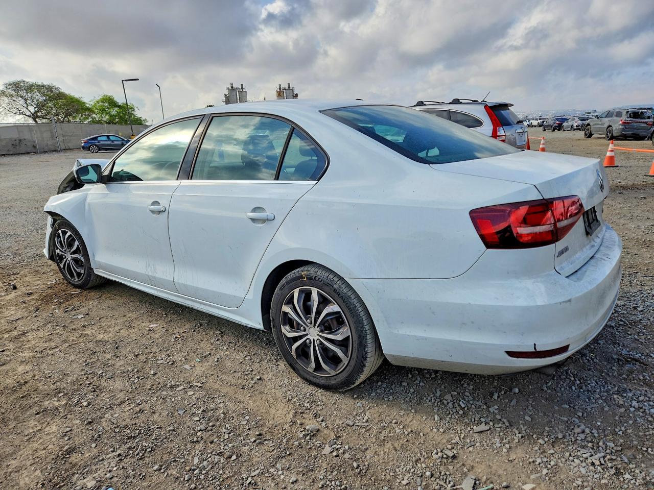 2017 VOLKSWAGEN JETTA S photo 3