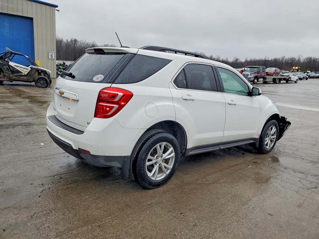 2017 CHEVROLET EQUINOX LT photo 3