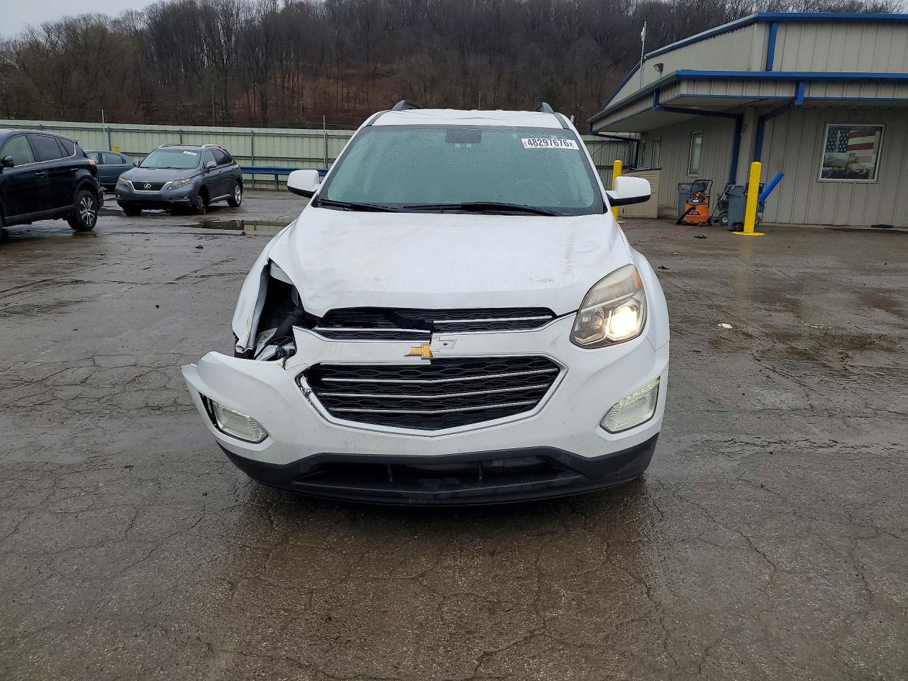 2017 CHEVROLET EQUINOX LT photo 5