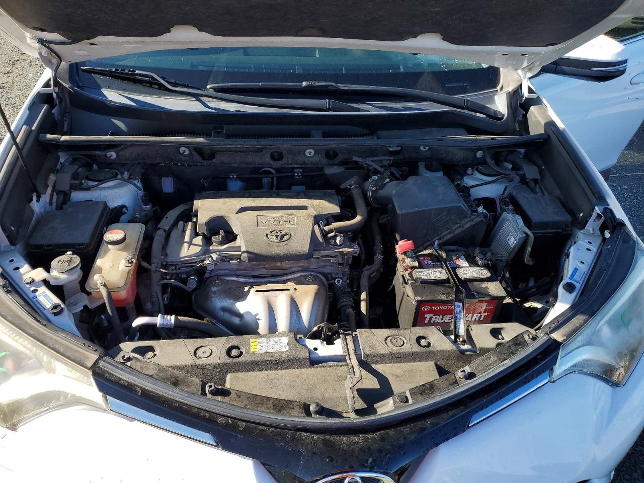 2016 TOYOTA RAV4 XLE photo 23