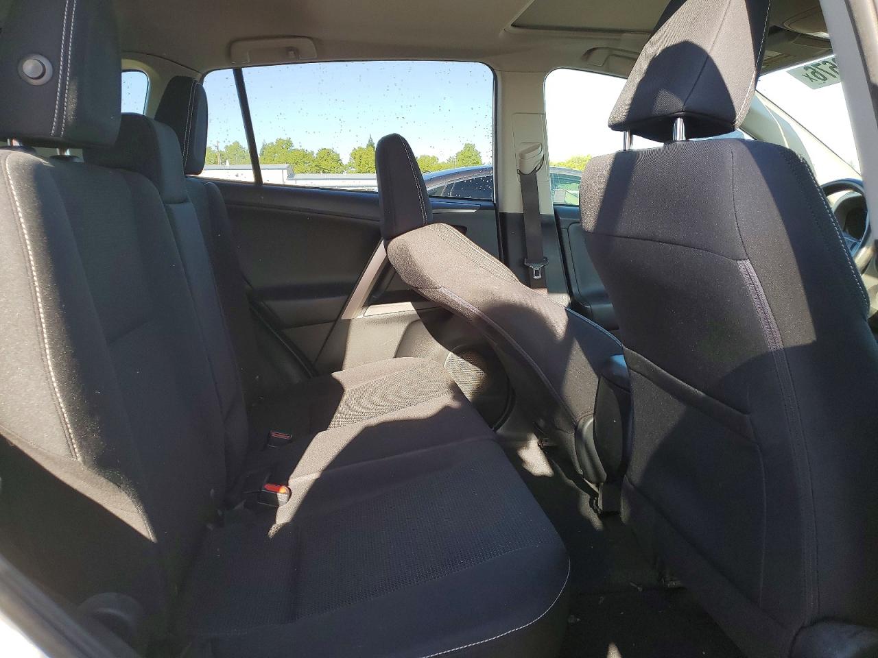 2016 TOYOTA RAV4 XLE photo 21