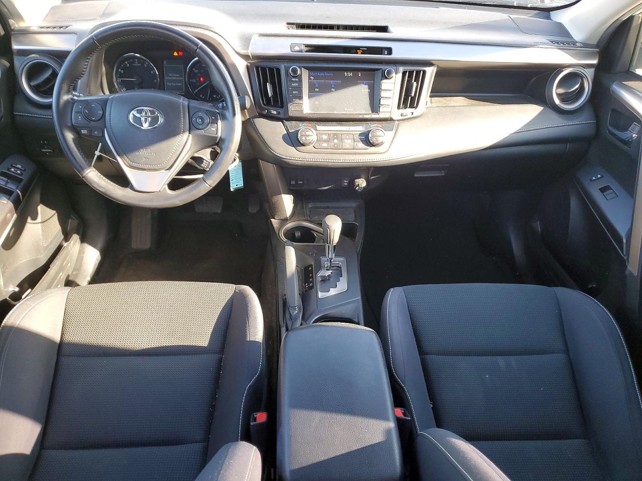 2016 TOYOTA RAV4 XLE photo 15