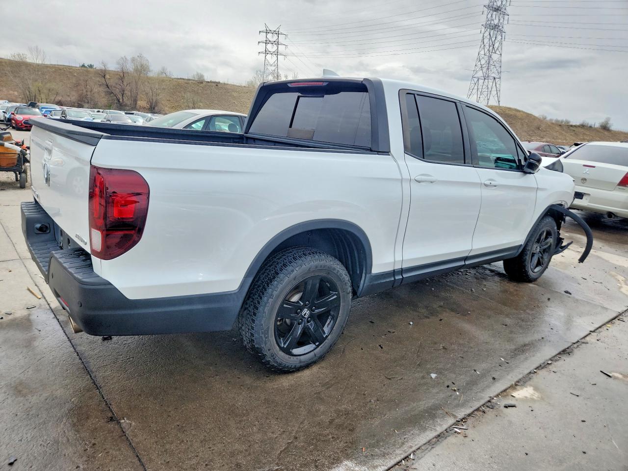2021 HONDA RIDGELINE BLACK EDITION photo 5