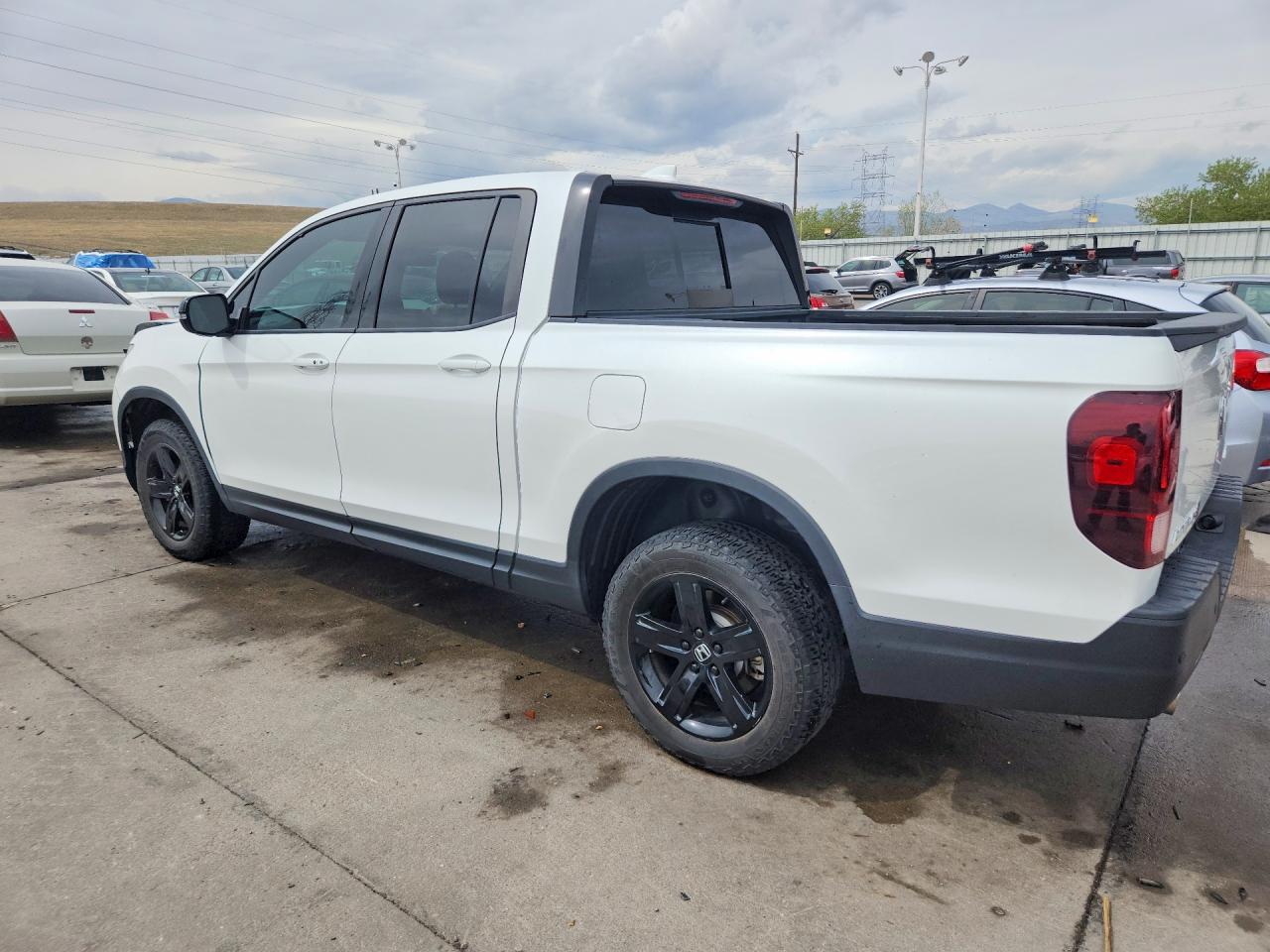 2021 HONDA RIDGELINE BLACK EDITION photo 3