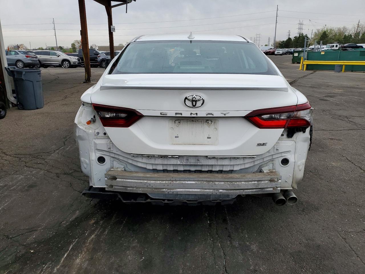 2021 TOYOTA CAMRY SE photo 16