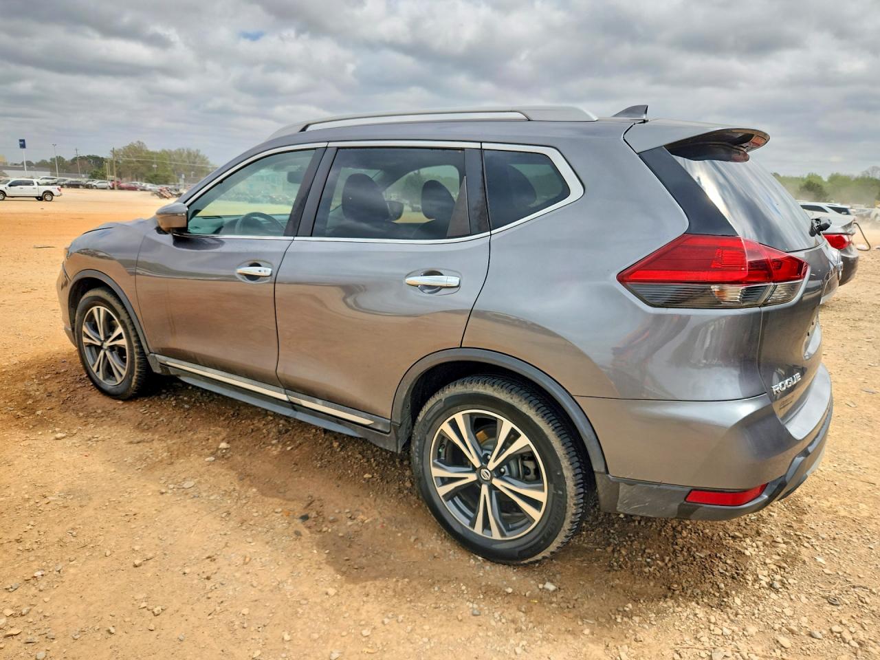 2018 NISSAN ROGUE SL photo 4