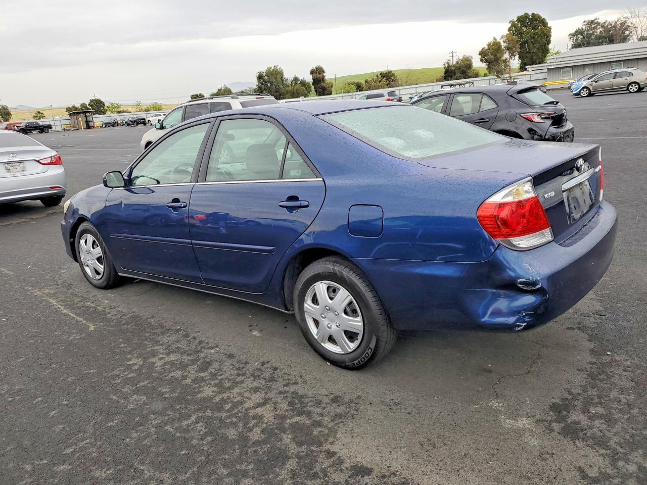 2005 TOYOTA CAMRY LE photo 3