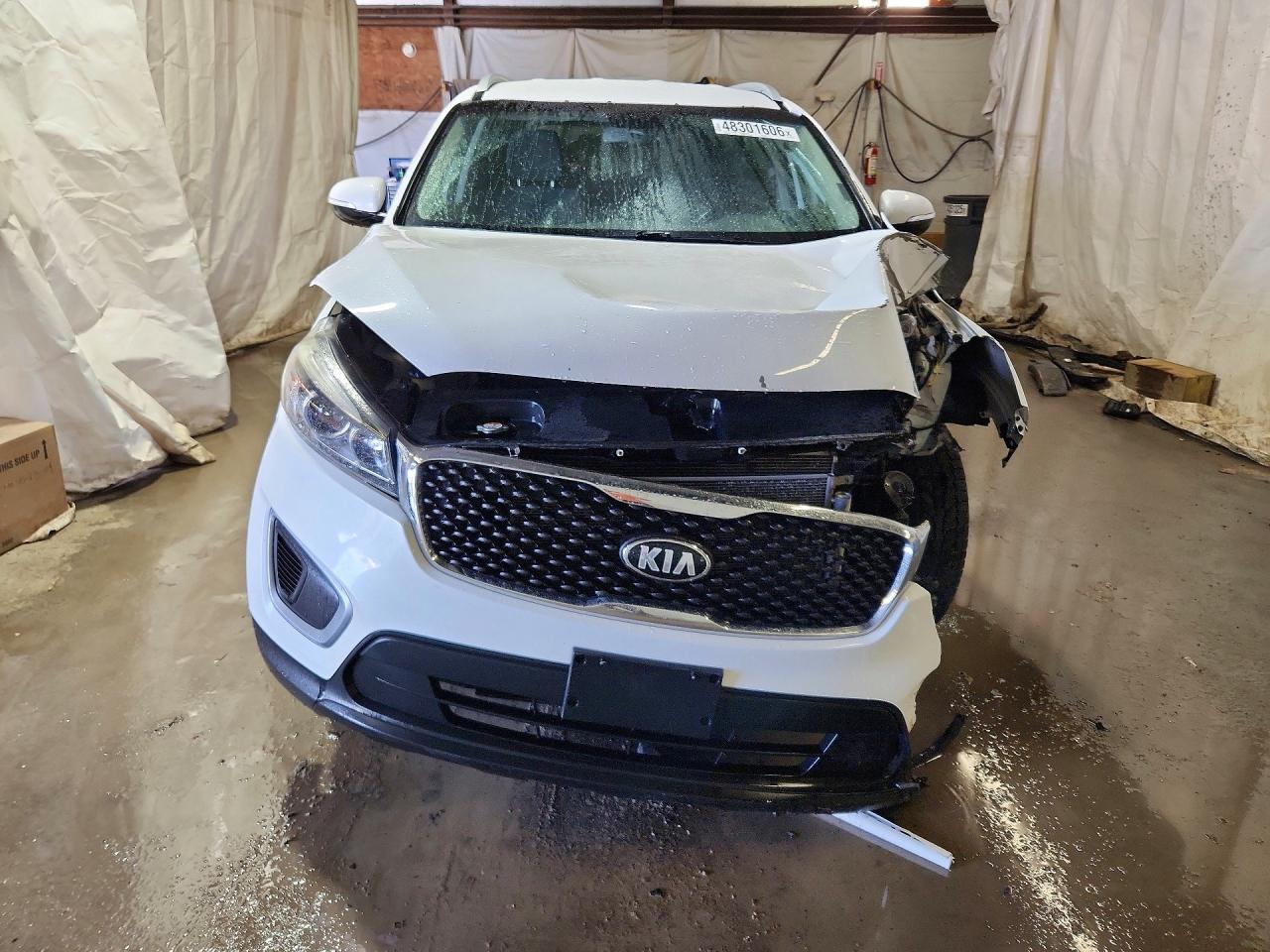 2016 KIA SORENTO LX photo 13