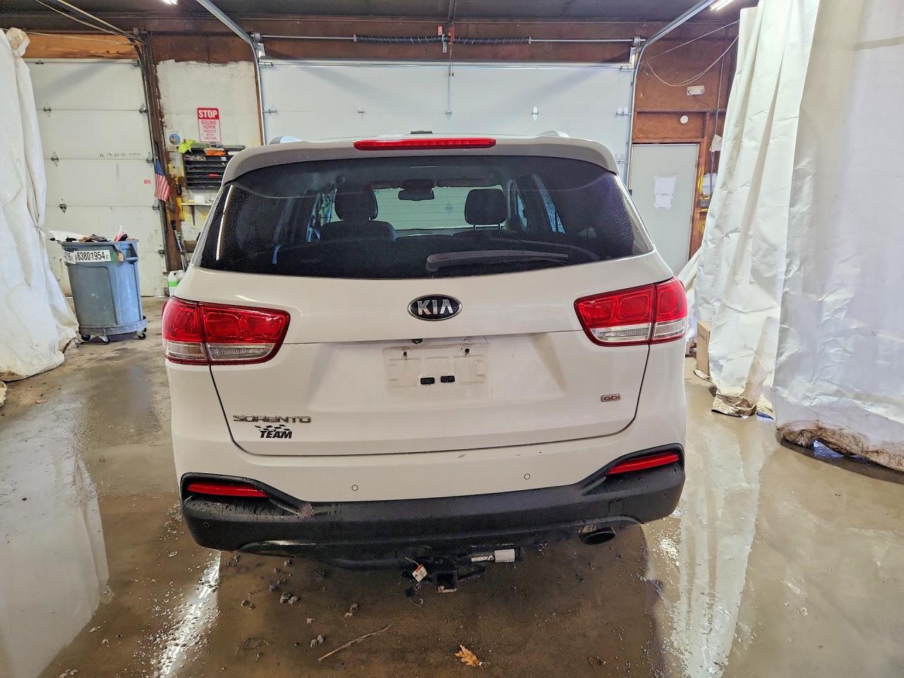 2016 KIA SORENTO LX photo 16