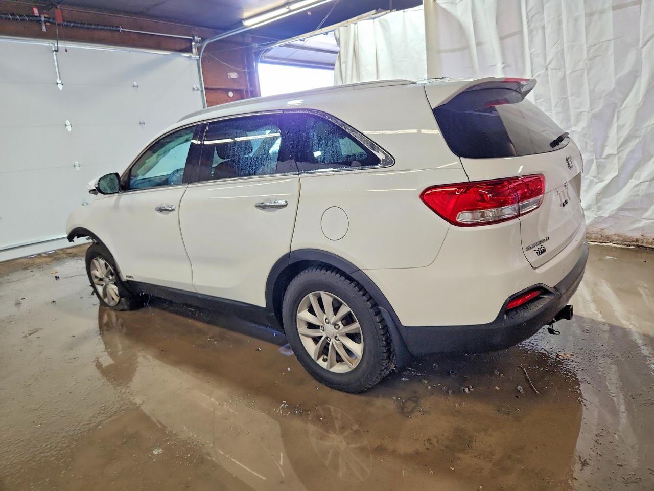 2016 KIA SORENTO LX photo 4