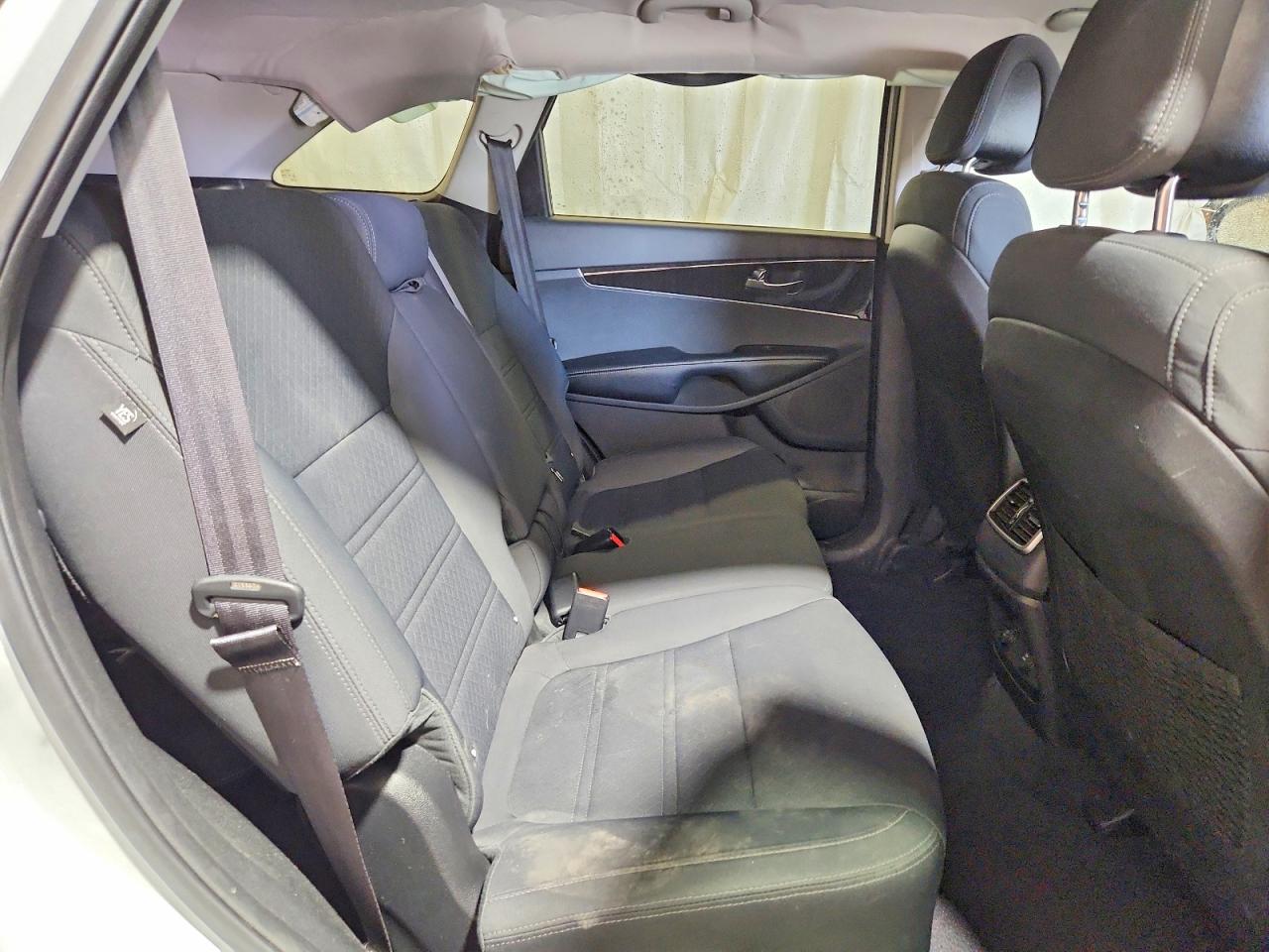 2016 KIA SORENTO LX photo 31