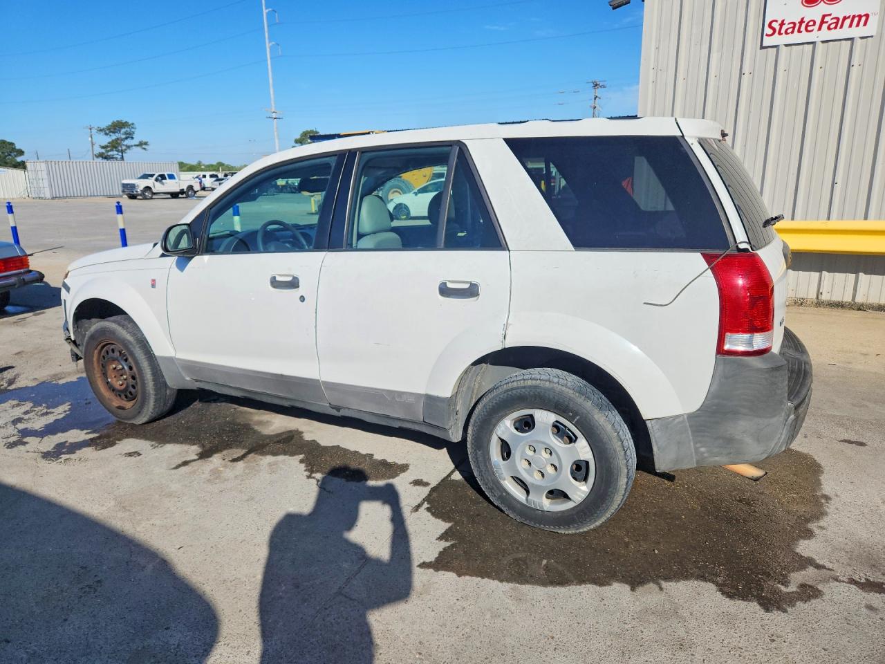 2003 SATURN VUE photo 2