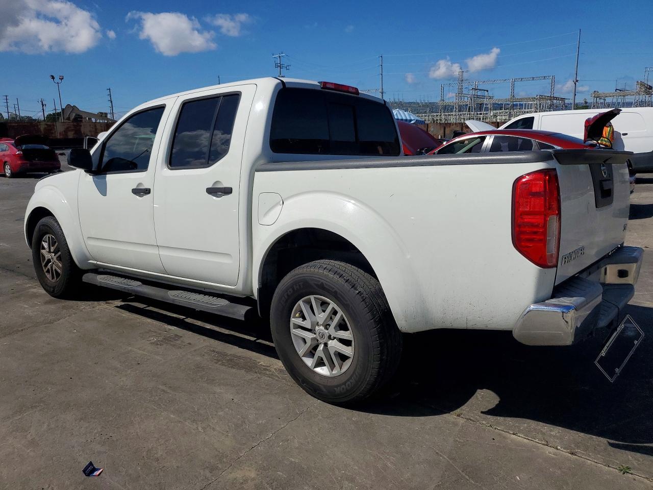 2017 NISSAN FRONTIER SV photo 3