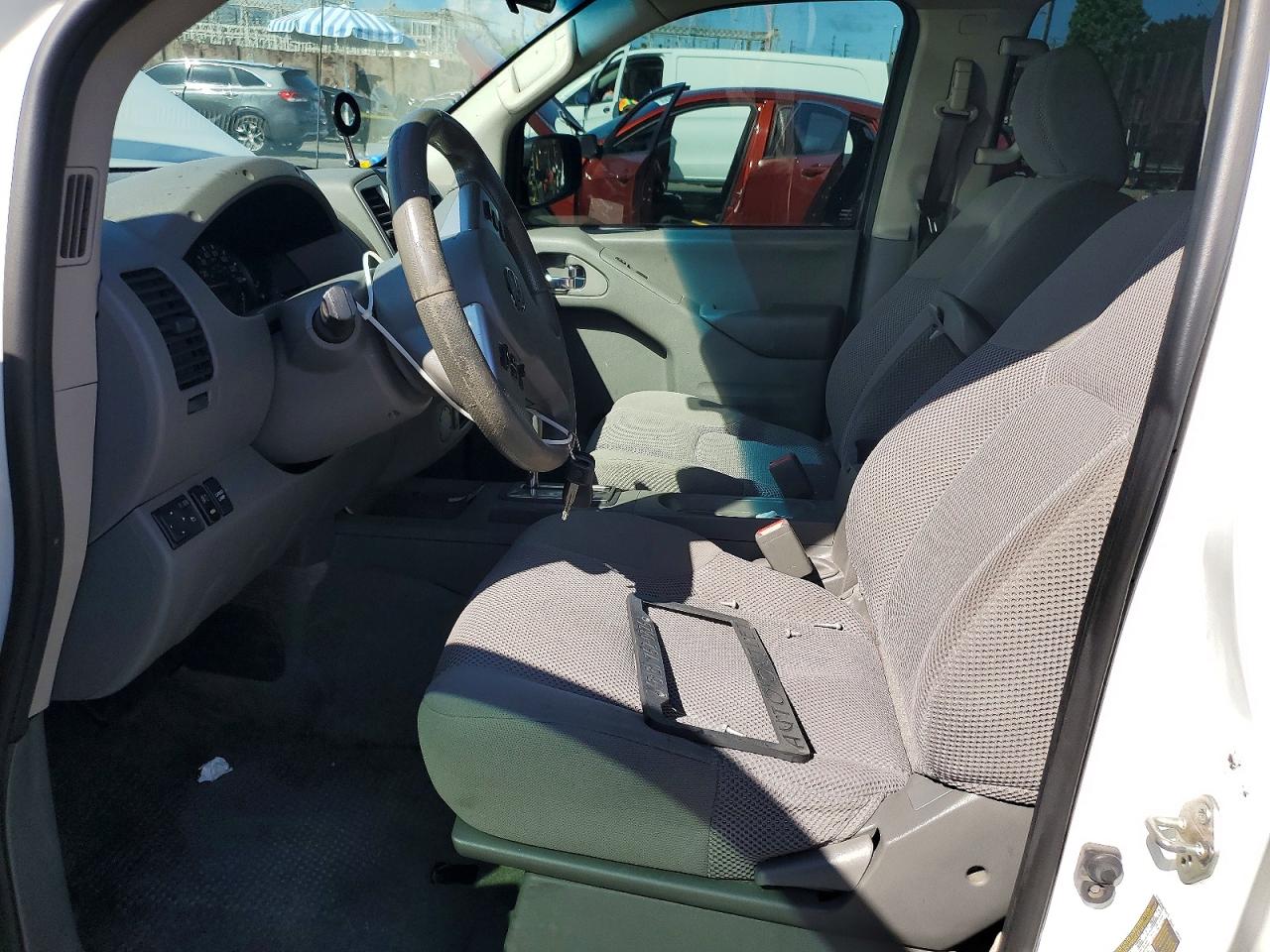 2017 NISSAN FRONTIER SV photo 13