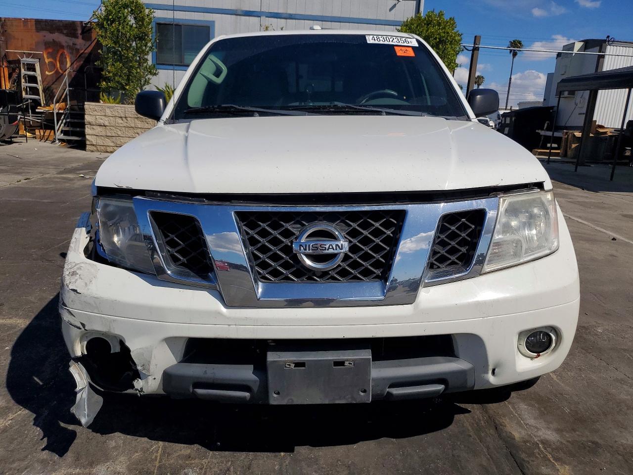 2017 NISSAN FRONTIER SV photo 9