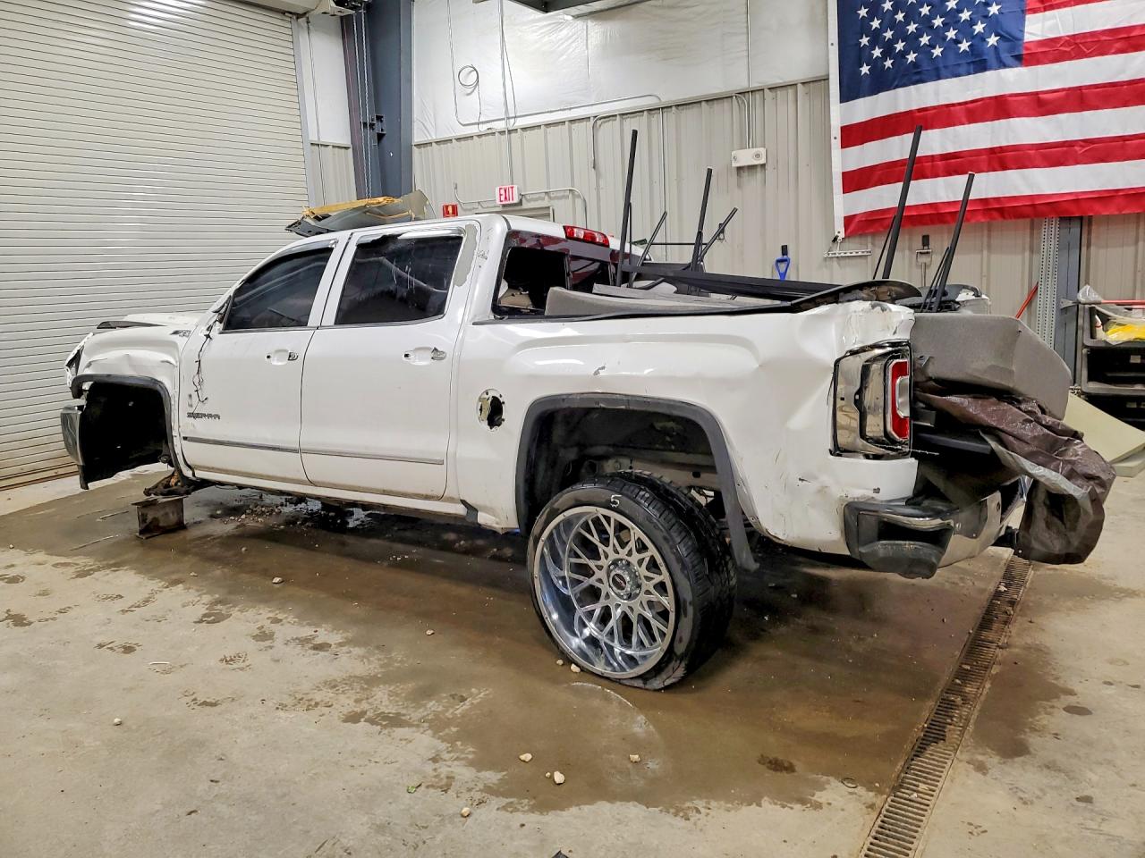 2017 GMC SIERRA K1500 SLT photo 2