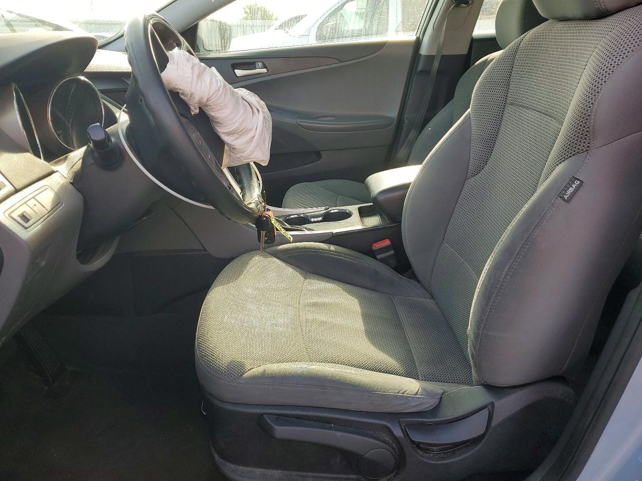 2014 HYUNDAI SONATA GLS photo 19
