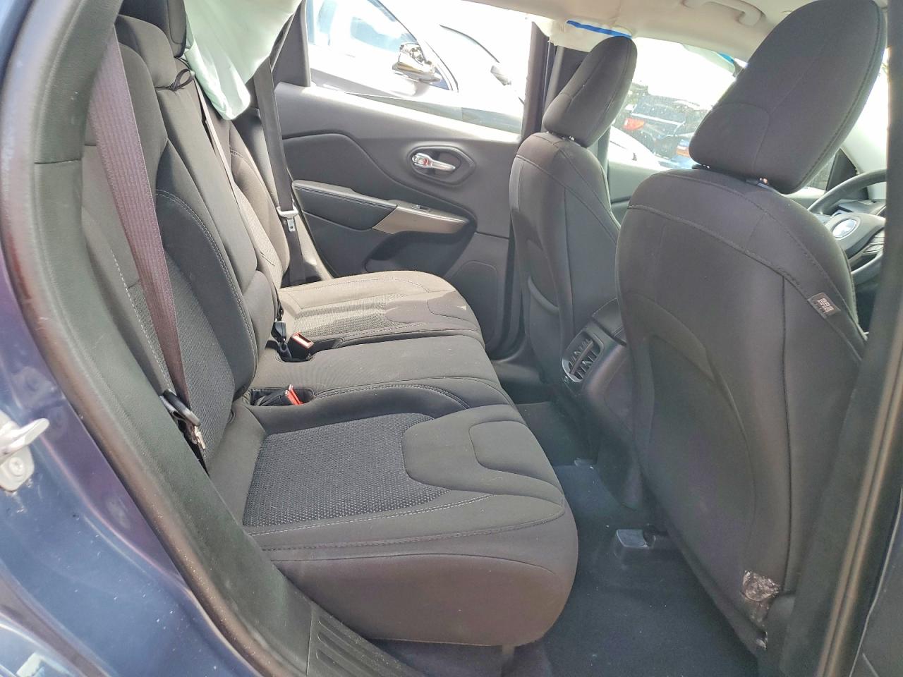 2019 JEEP CHEROKEE LATITUDE photo 31