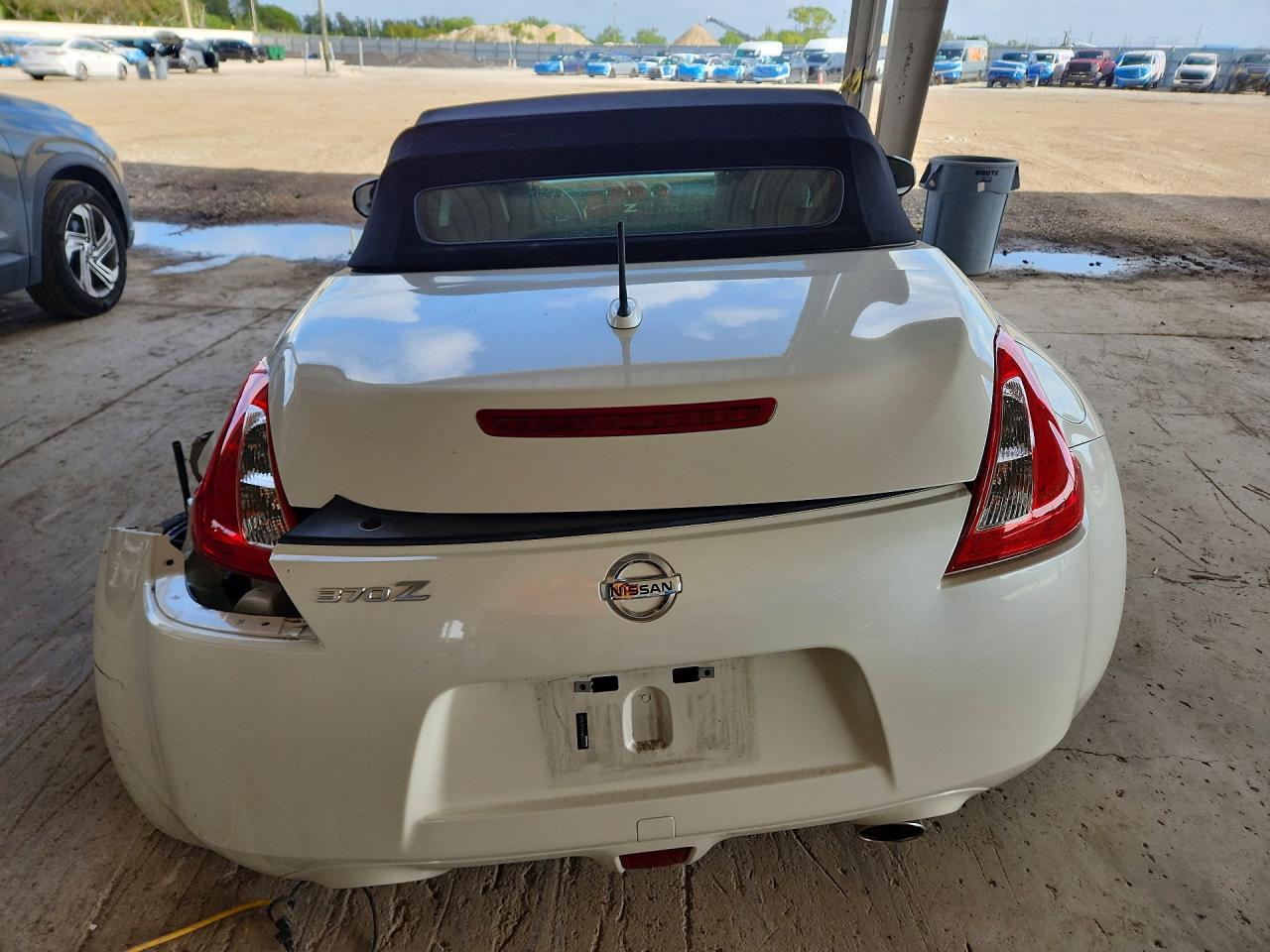 2017 NISSAN 370Z ROADSTER photo 6