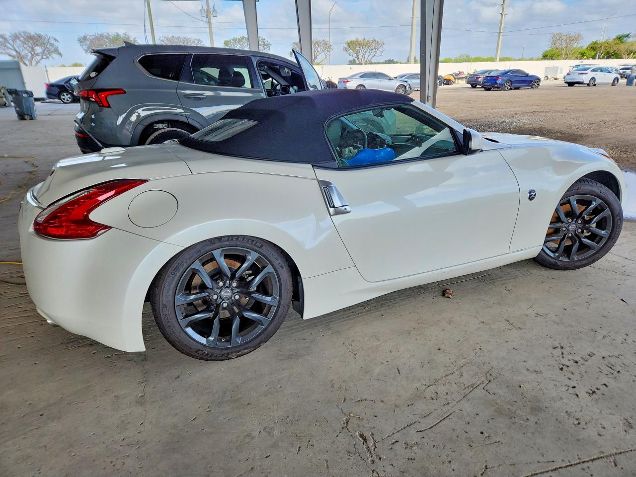 2017 NISSAN 370Z ROADSTER photo 3