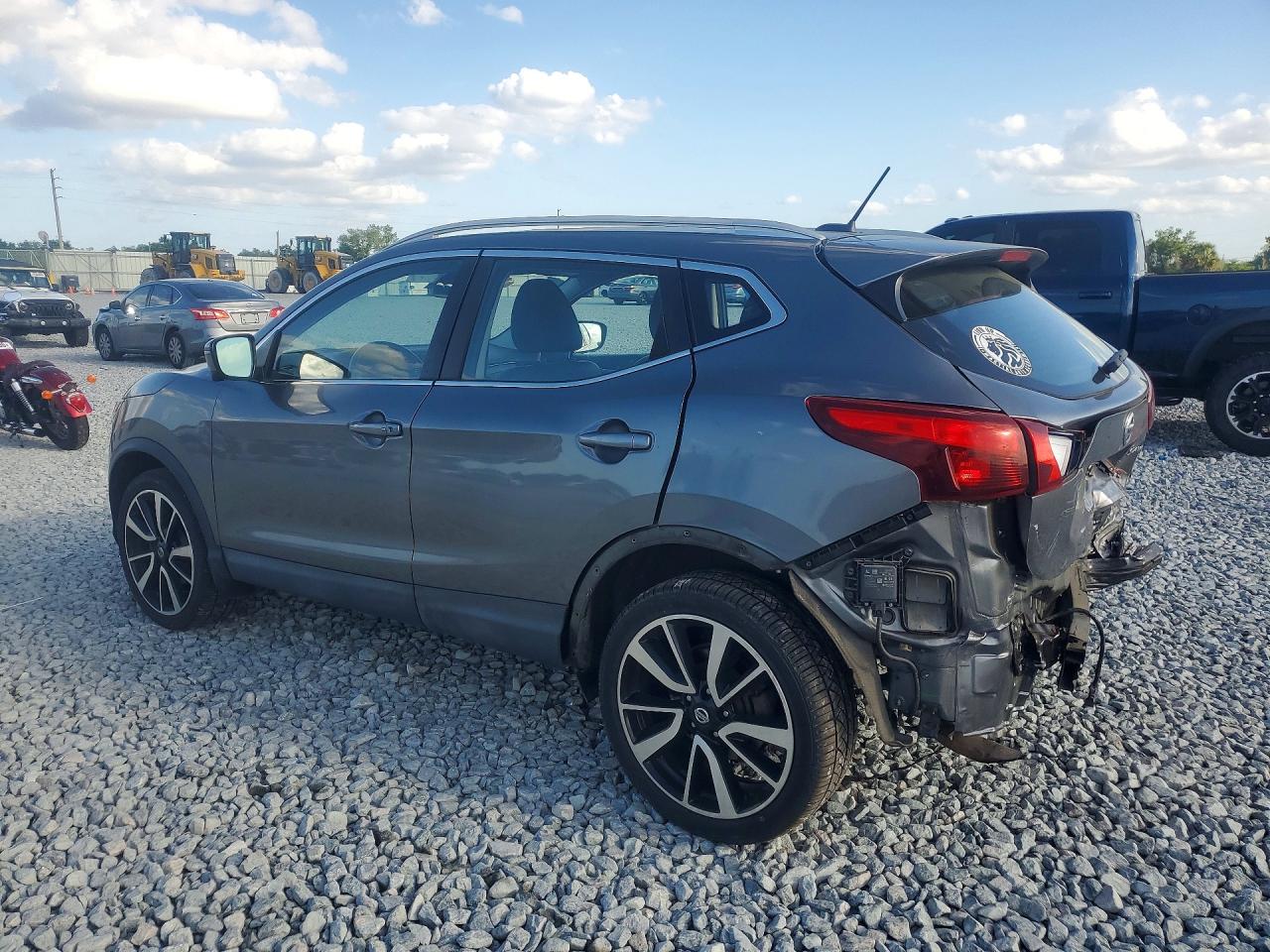 2019 NISSAN ROGUE SPORT S photo 3