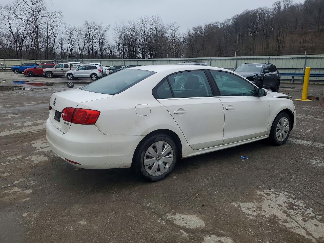 2013 VOLKSWAGEN JETTA SE photo 5