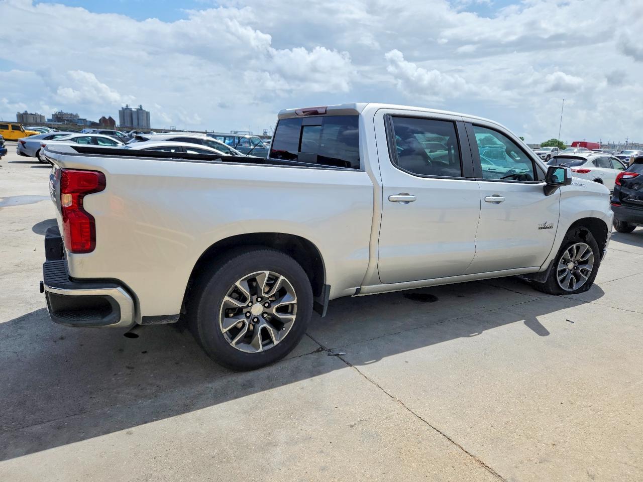 2020 CHEVROLET SILVERADO C1500 LT photo 3