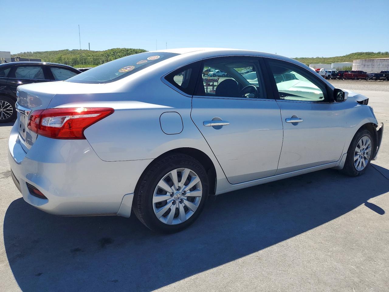 2019 NISSAN SENTRA S photo 5